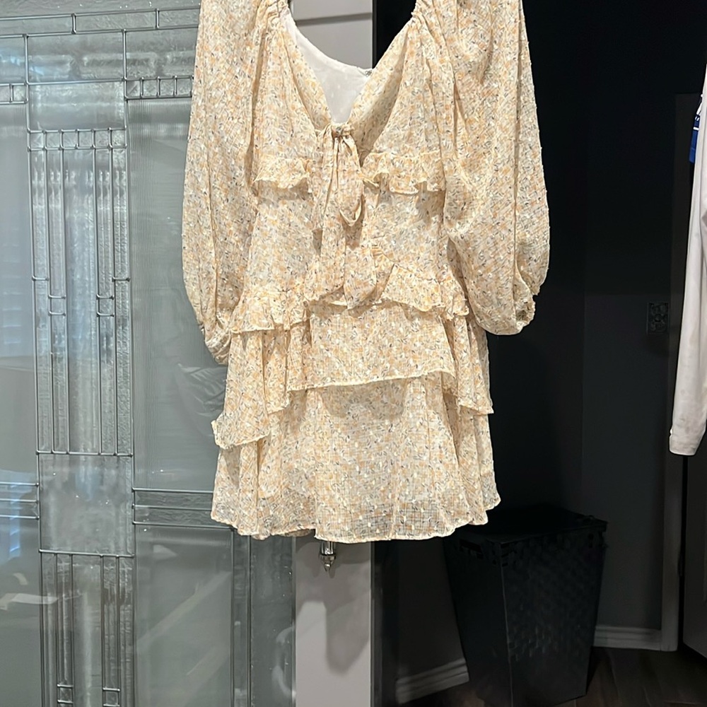 Storia Cream Floral Mini Dress